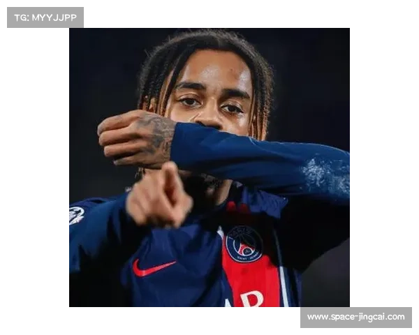 巴黎圣日耳曼1-0客胜欧塞尔,巴尔科拉制胜球助球队暂登顶 巴黎圣日耳曼1-0客胜欧塞尔,巴尔科拉制胜球助球队暂登顶