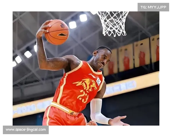 塔克半场11中8高效砍下23分5篮板4助攻,几乎以一己之力咬住比分 塔克半场11中8高效砍下23分5篮板4助攻,几乎以一己之力咬住比分